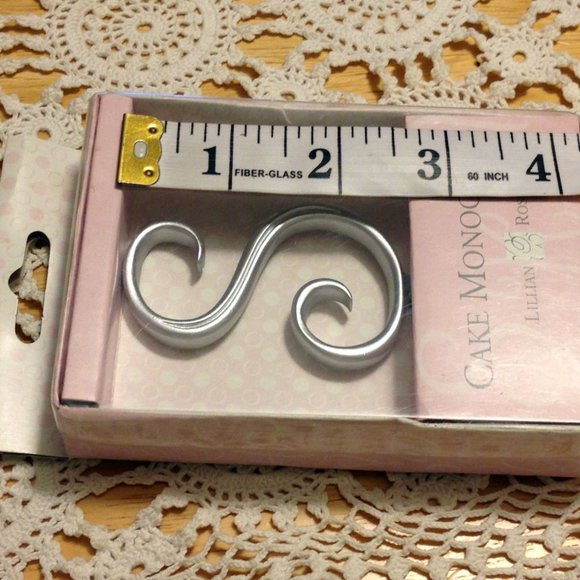 Cake Decoration - Lillian Rose Cake Monogram, Letter S - Picture 2 of 4